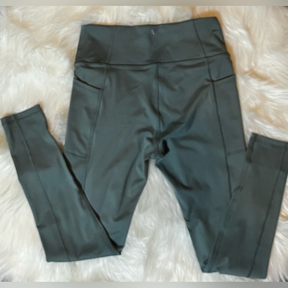 NWT VS Flow On Point Leggings - Picture 4 of 8